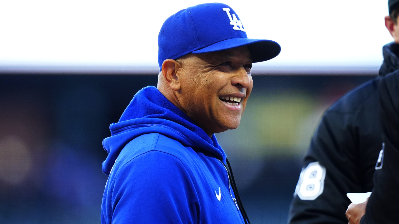 Dodgers’ Dave Roberts says he could still bunt today, but there’s a Jacob Misiorowski catch