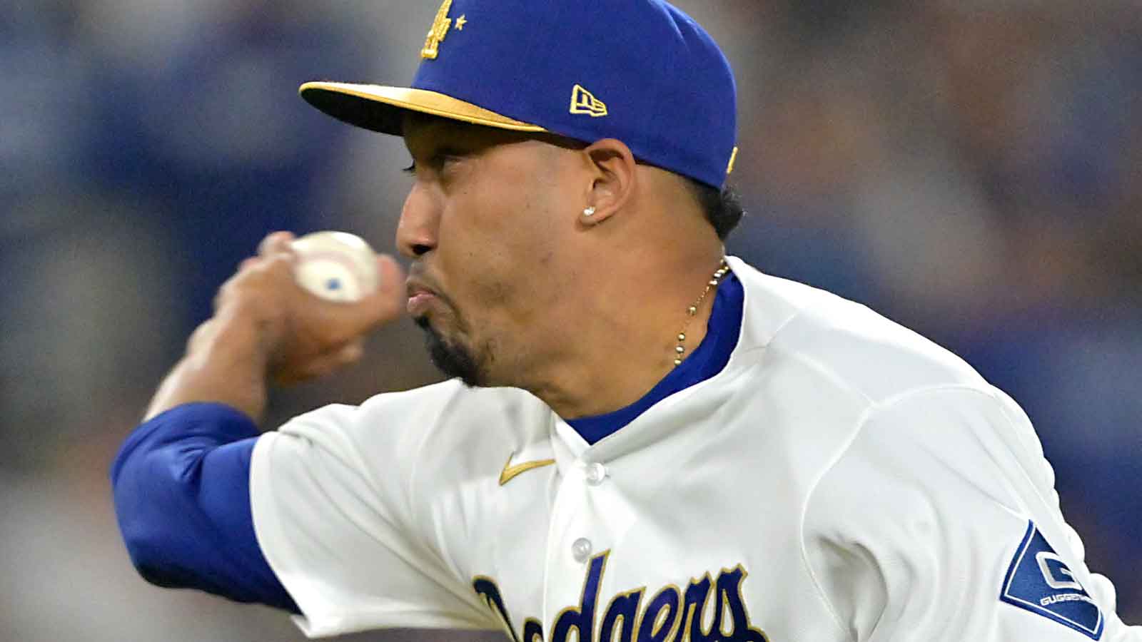 Edwin Diaz’s Brimless Hat Sparks Viral Debate Among MLB Fans