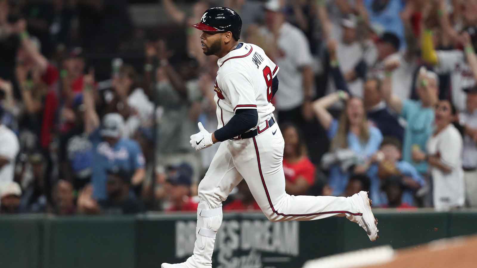 Braves slugger Dominic Smith already making minor league contract look like a bargain