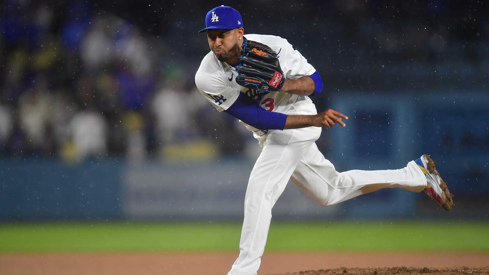 Dodgers’ Edwin Diaz, Dave Roberts sound off on troubling velocity dip after $89 million signing