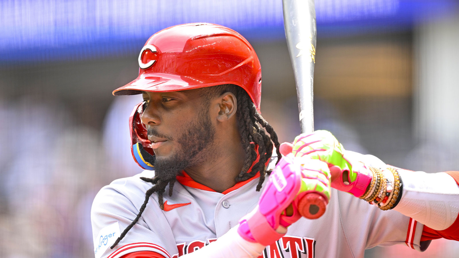 Watch Reds’ Elly De La Cruz score on wild Marlins error