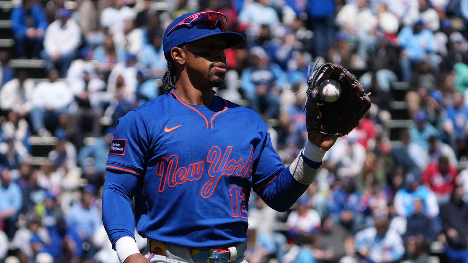 Mets’ Carlos Mendoza still playing waiting game on Francisco Lindor injury