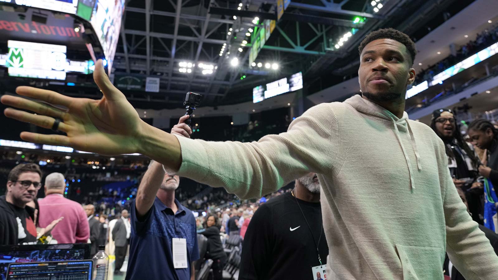Bucks’ Giannis Antetokounmpo sends defiant message after injury-riddled season