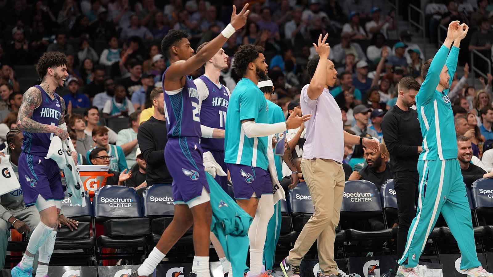Charles Lee toasts ‘hungry’ Hornets team for securing winning record