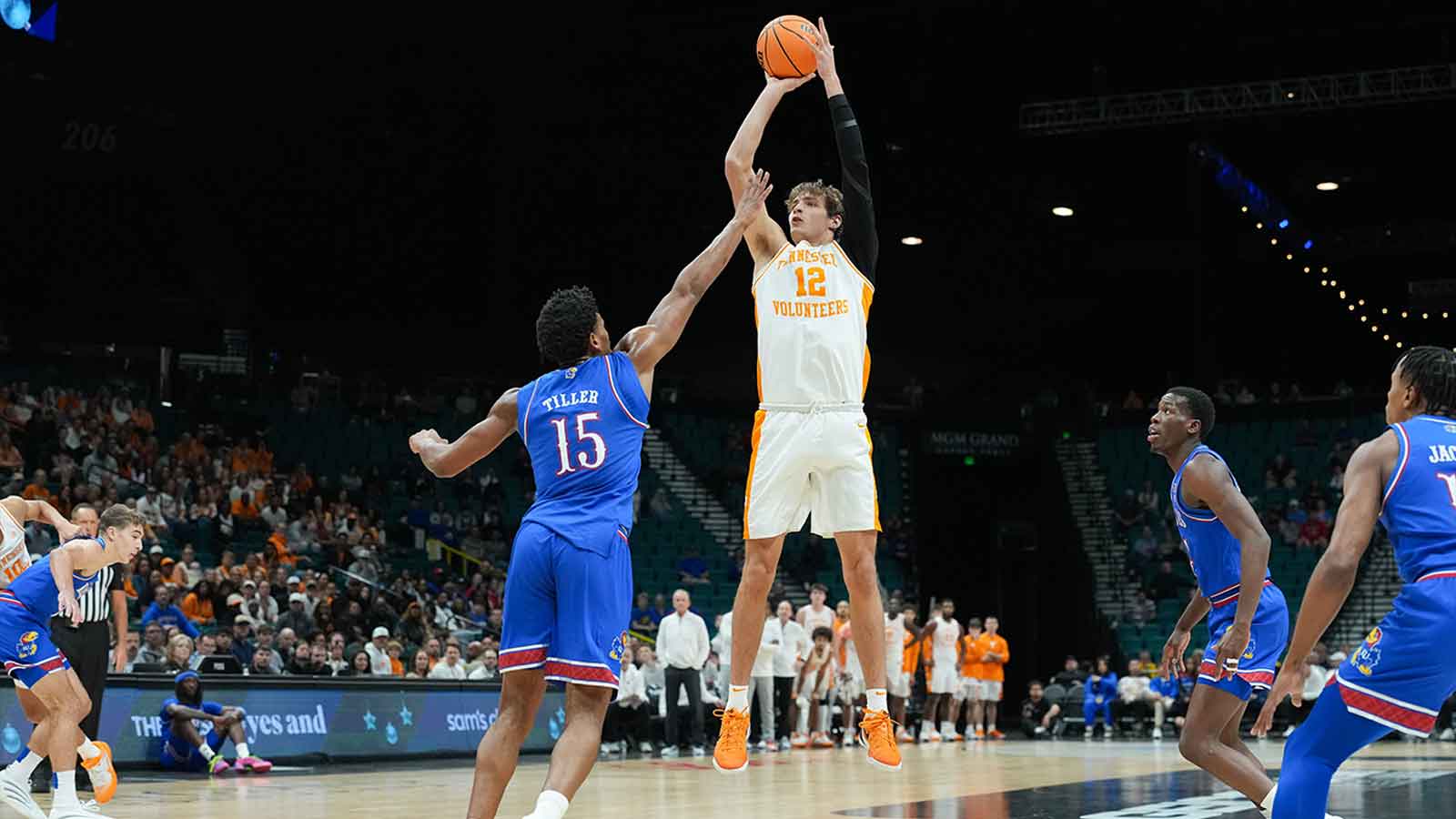 Texas A&M lands former Tennessee starter in transfer portal