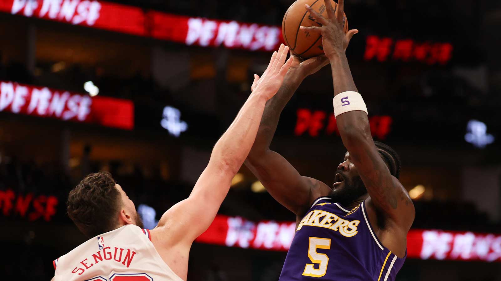 Lakers’ JJ Redick gives props to Deandre Ayton for two-way play vs. Rockets