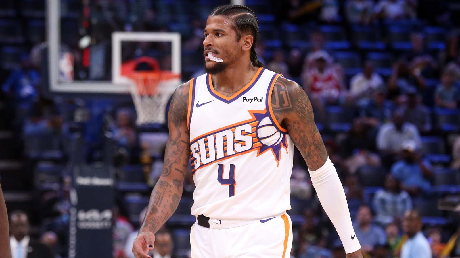 Suns’ Jalen Green exits Mavericks game early with leg injury