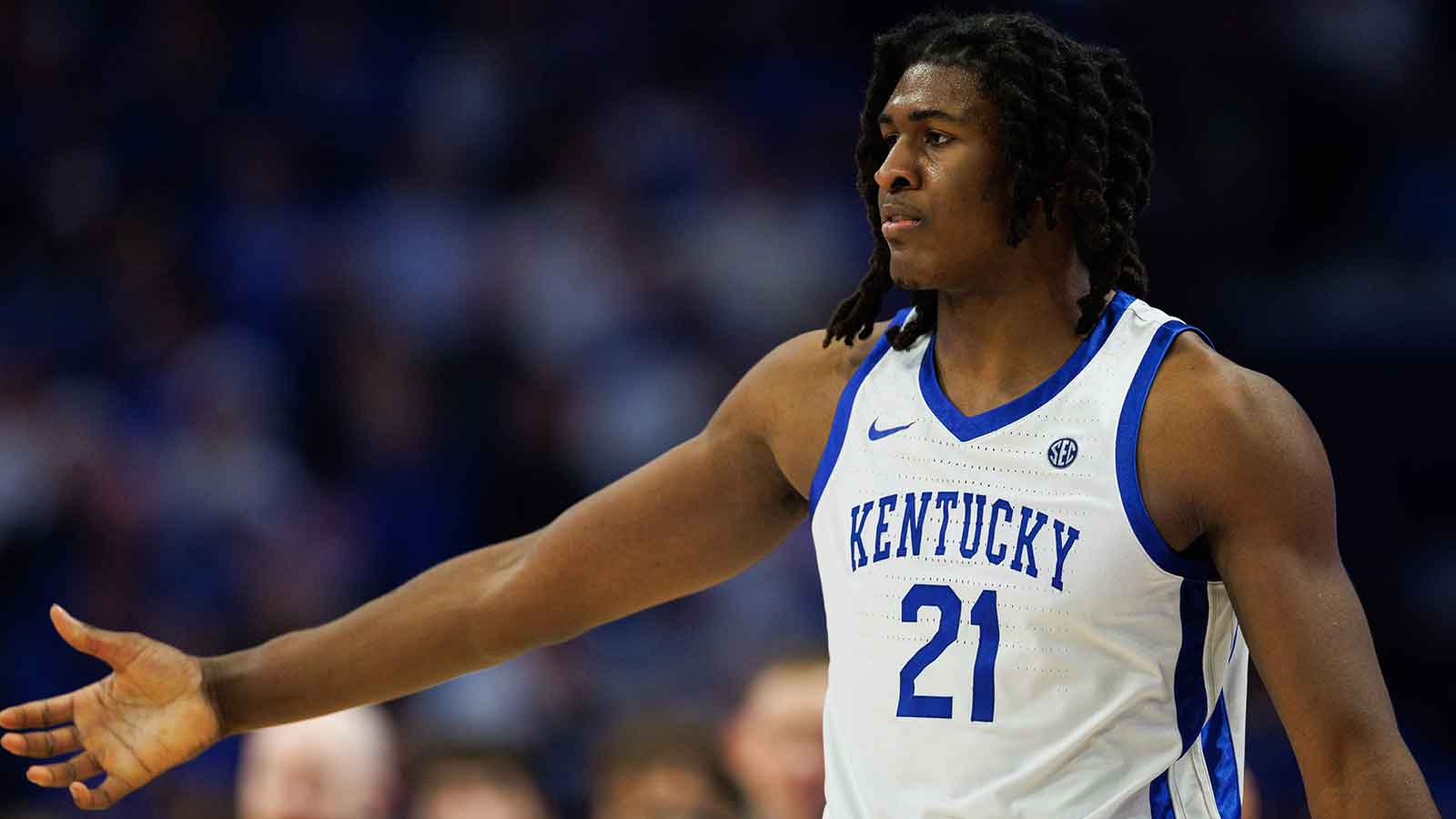 Kentucky Wildcats forward Jayden Quaintance (21) fives a teammate during the first half against the Bellarmine Knights at Rupp Arena at Central Bank Center.