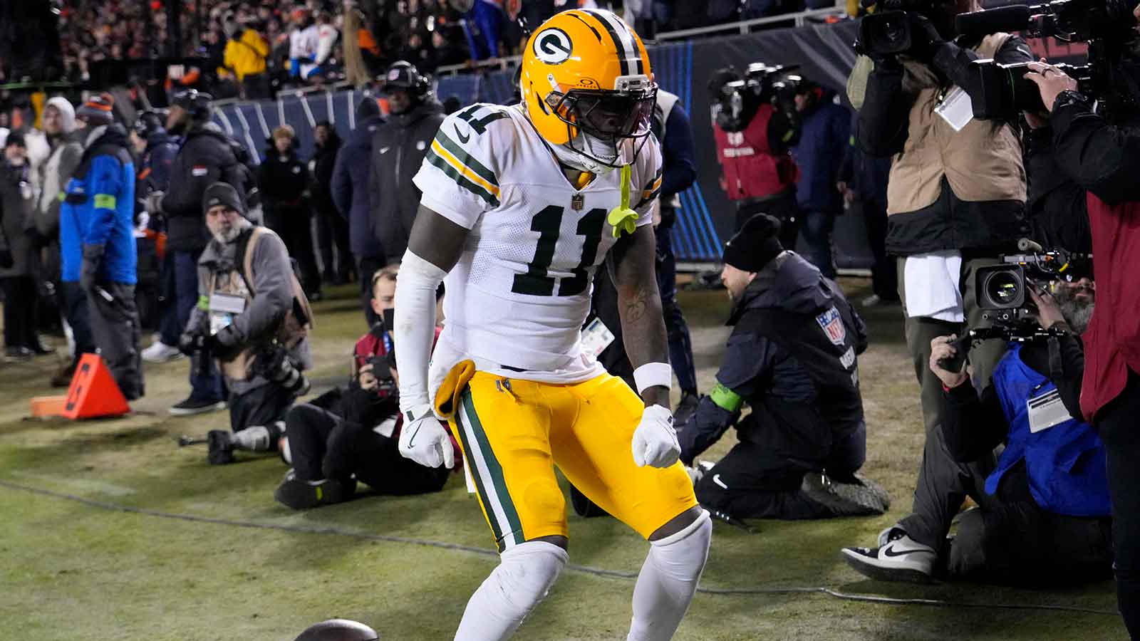 jayden daniels elbow injury