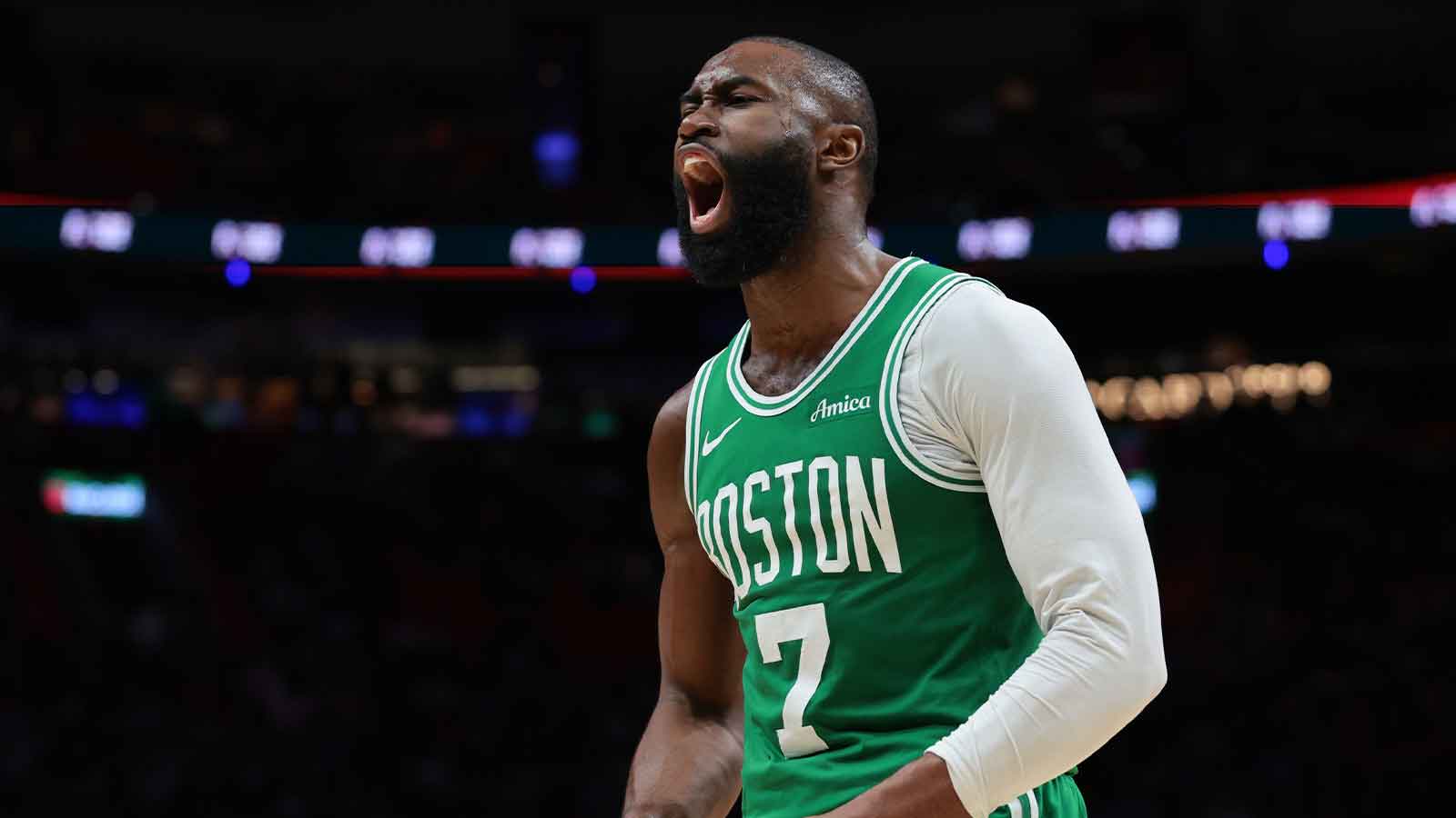 Jaylen Brown shows off new skill before playoffs