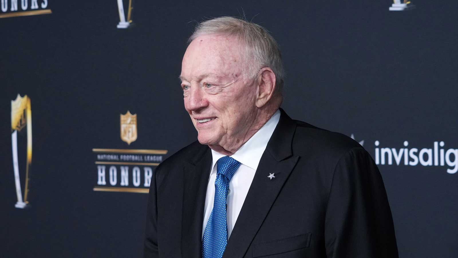 NFL insiders have no idea what Cowboys are trying to accomplish