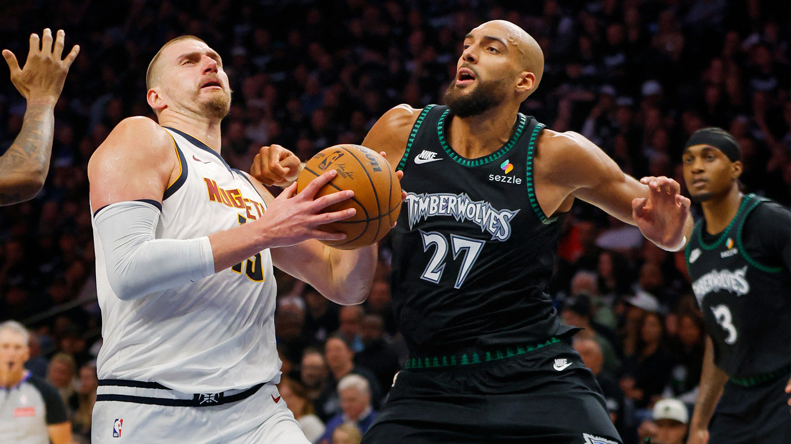 https://wp.clutchpoints.com/wp-content/uploads/2026/04/Jokic-drives.jpg