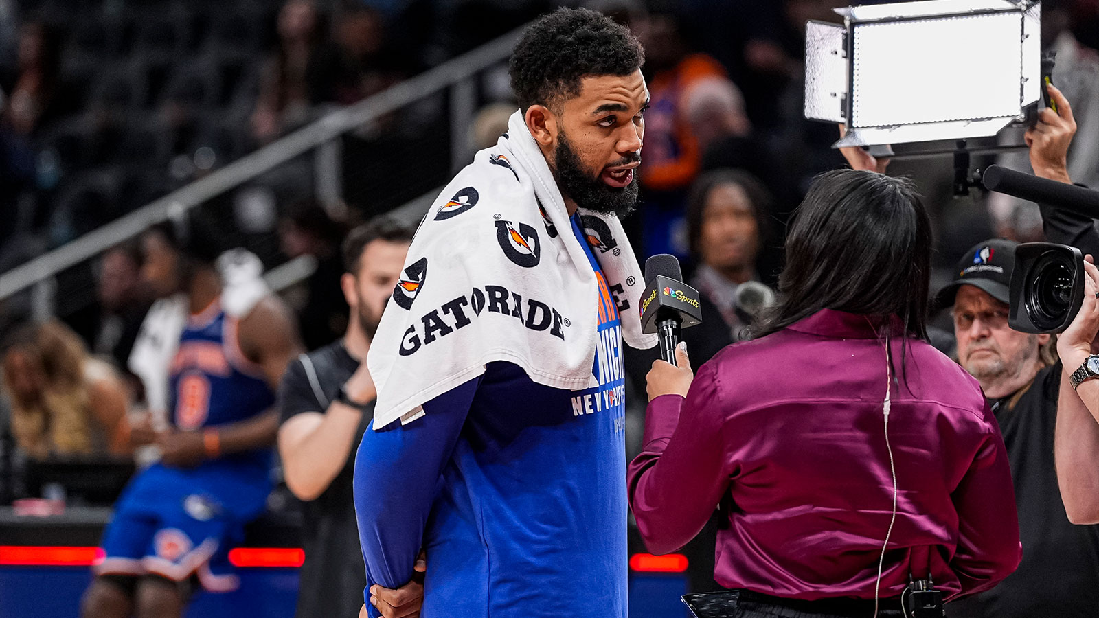 Knicks star Karl-Anthony Towns’ girlfriend Jordyn Woods shares video of sweet moment with young fans