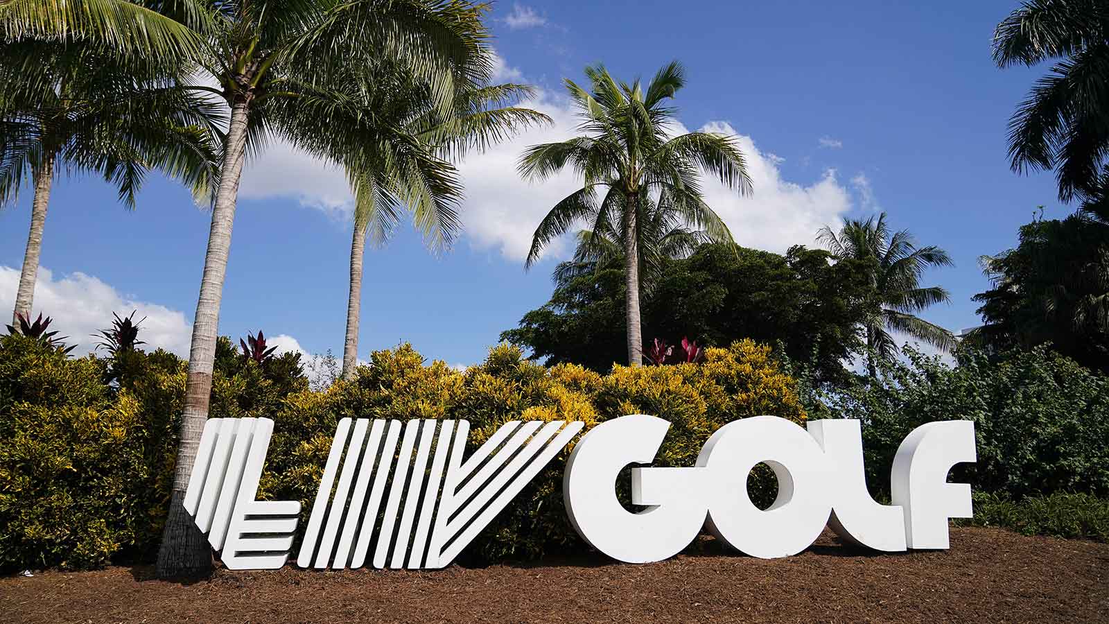 LIV Golf Mexico City broadcast starts with firm denial of closure reports