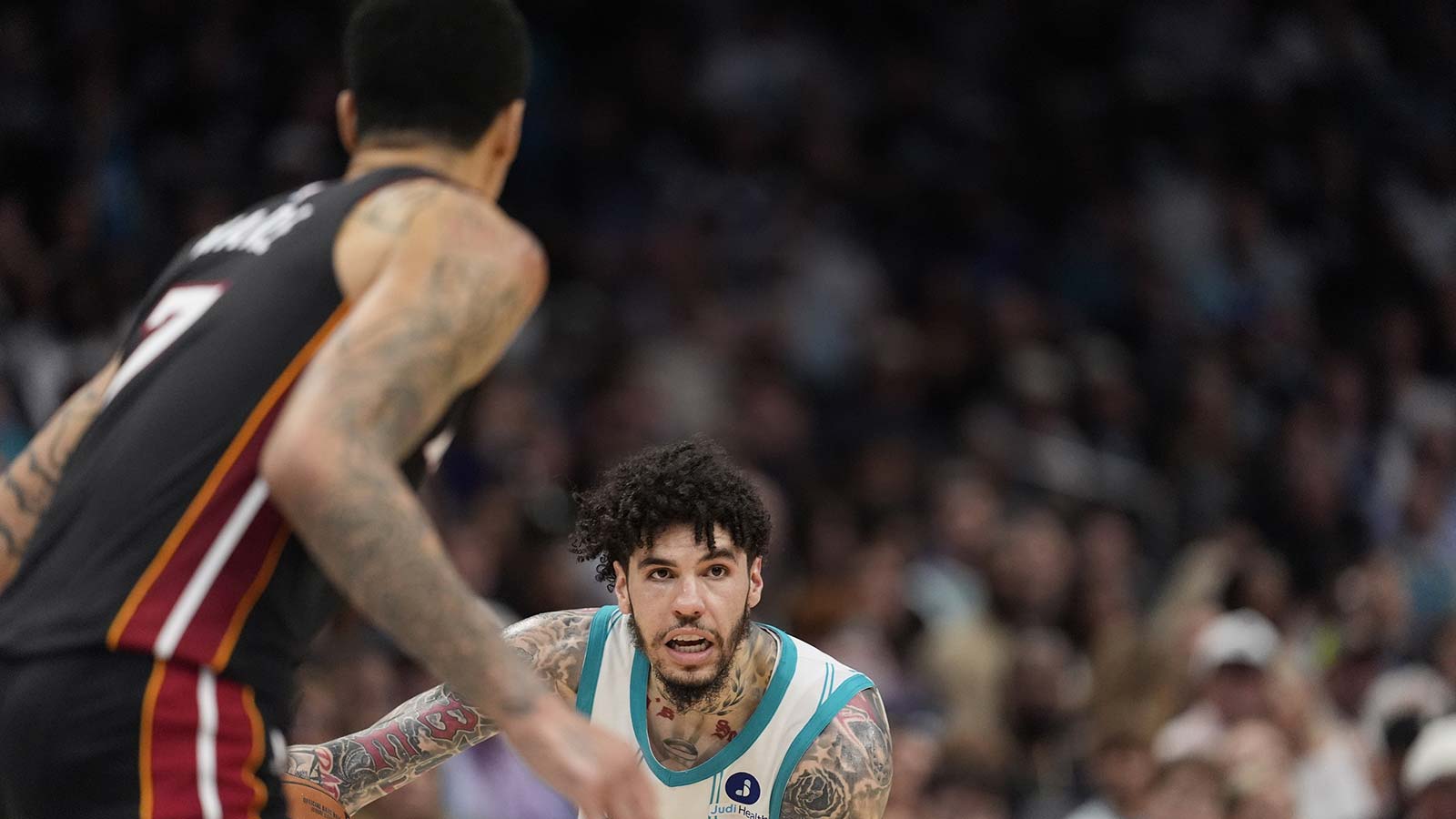 Hornets guard LaMelo Ball (1) looks beyond