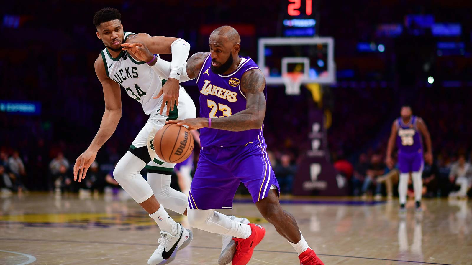 Lakers forward LeBron James (23) moves to the basket against Milwaukee Bucks forward Giannis Antetokounmpo (34) during the second half at Crypto.com Arena