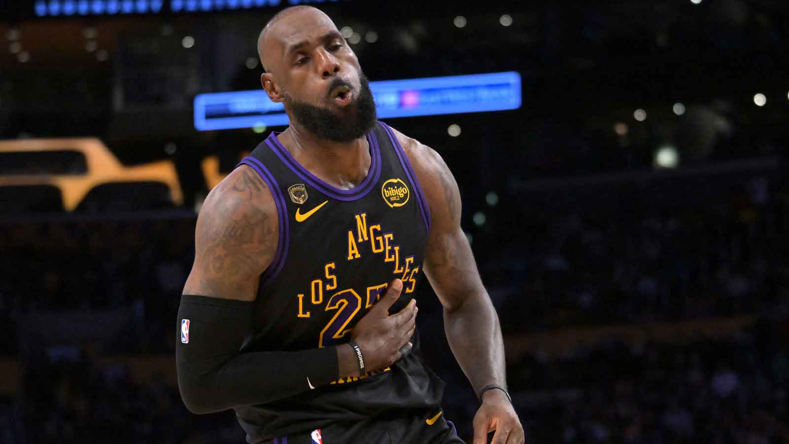 LeBron James’ 32-0 record is on line after Lakers go up 2-0 on Rockets