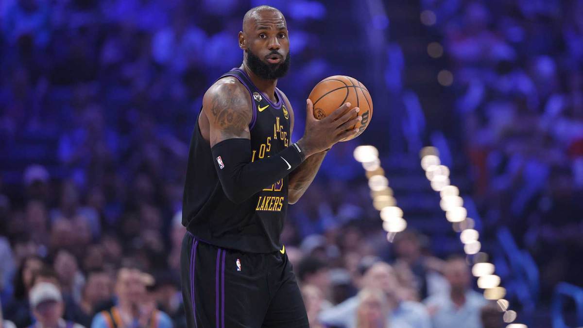 Los Angeles Lakers forward LeBron James (23) moves the ball down the court against the Oklahoma City Thunder during the first quarter at Paycom Center.