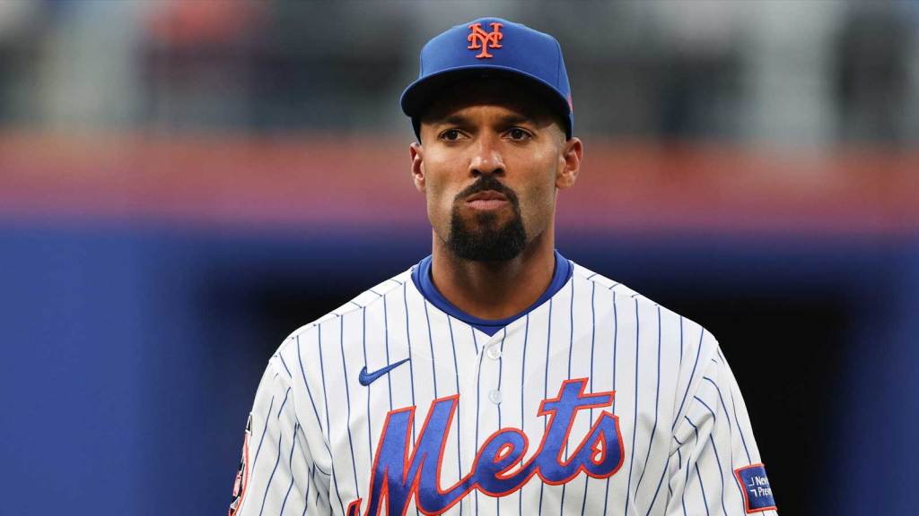 New York Mets second baseman Marcus Semien (10) warms up before the game against the Arizona Diamondbacks at Citi Field.