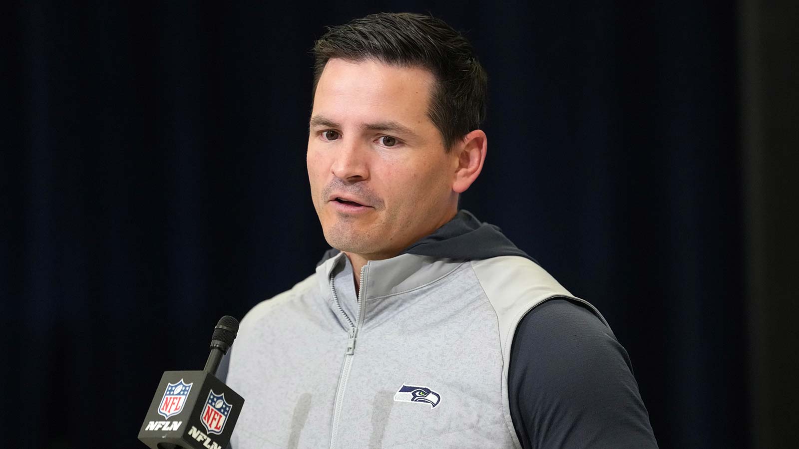 Mike Macdonald wants everyone to calm down about Seahawks’ RB situation