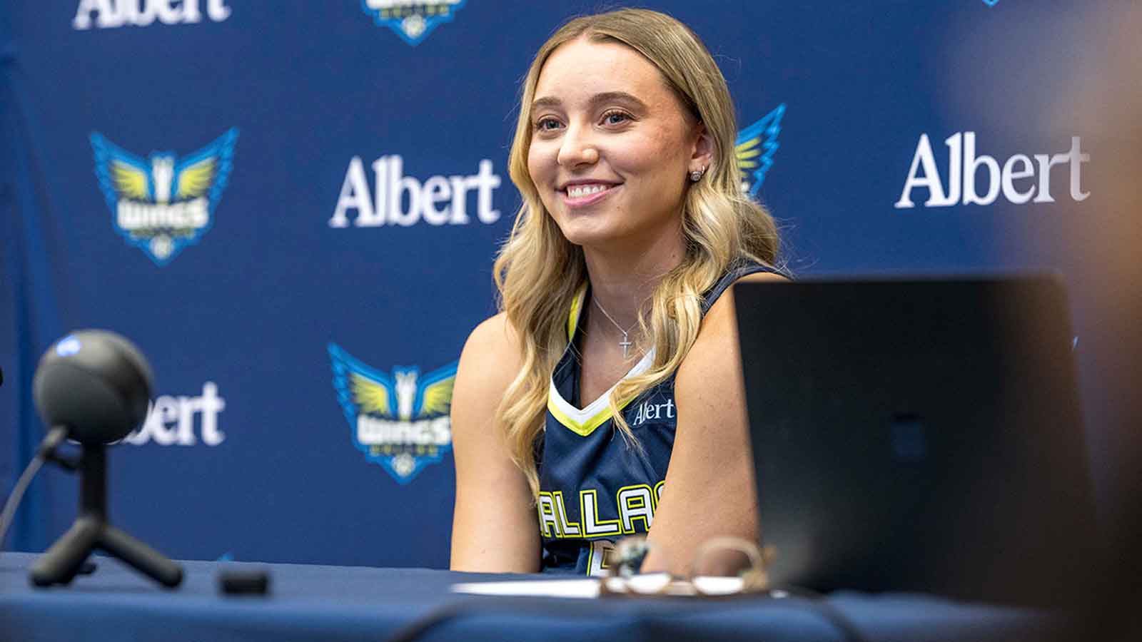 Wings’ Paige Bueckers perfectly describes her playing style