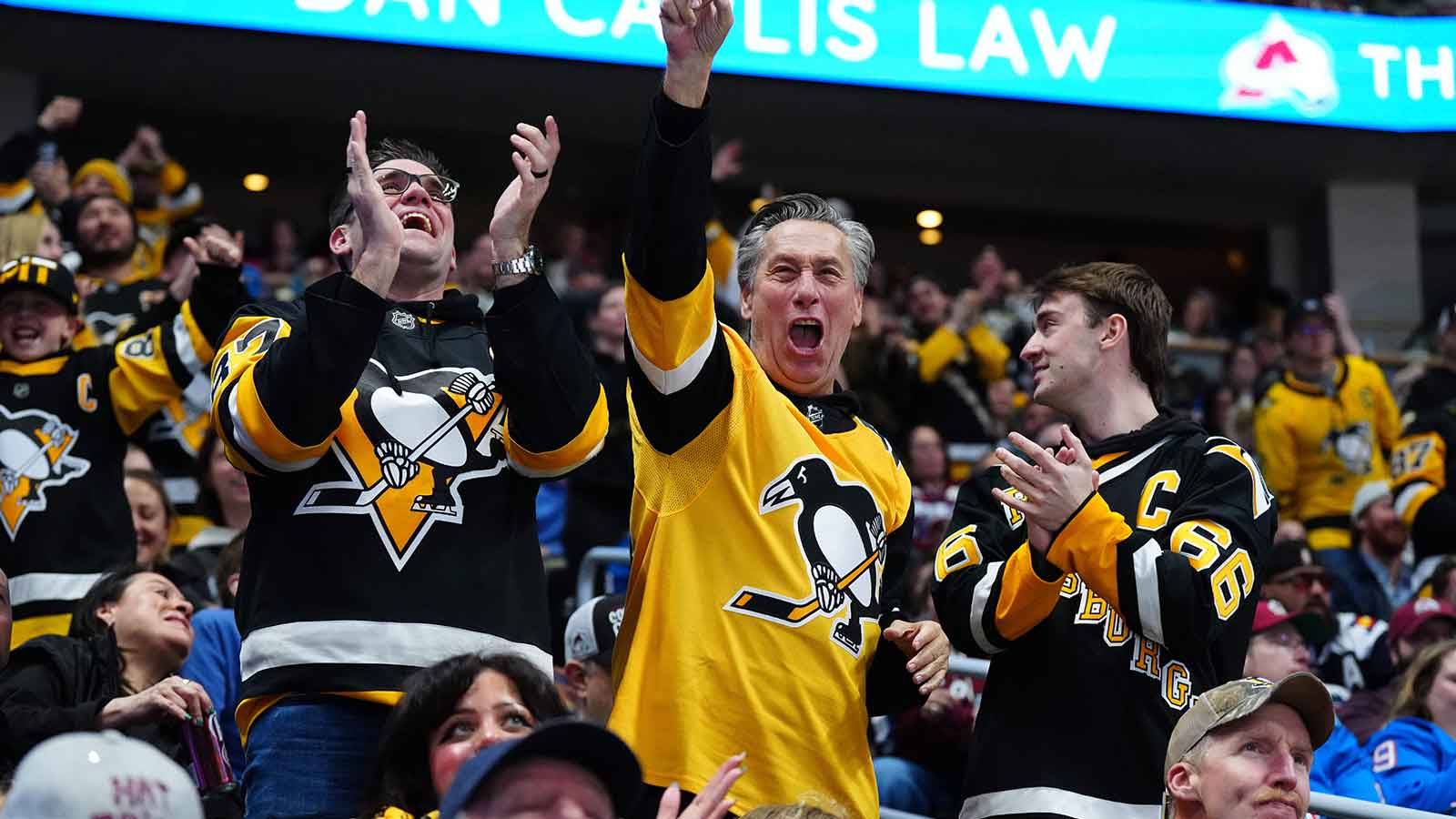 Watch Flyers catch NSFW strays before 2026 NFL Draft