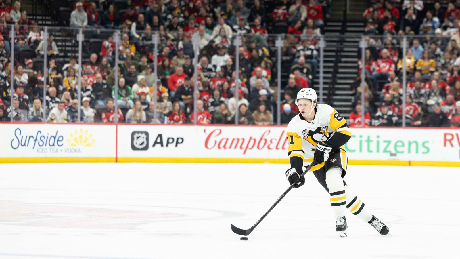 Penguins star Sidney Crosby’s jock goes viral during Ben Kindel interview