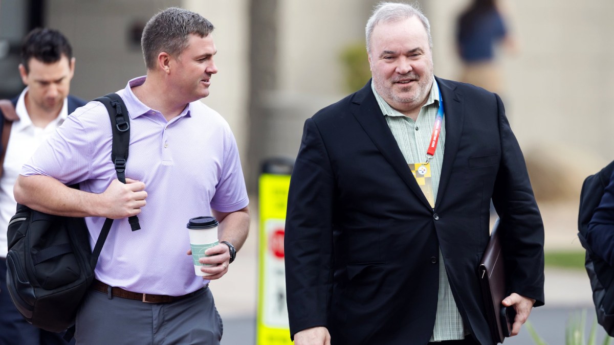 Cincinnati Bengals head coach Zac Taylor (left) with Pittsburgh Steelers head coach Mike McCarthy during the 2026 NFL Annual League Meeting at the Arizona Biltmore.