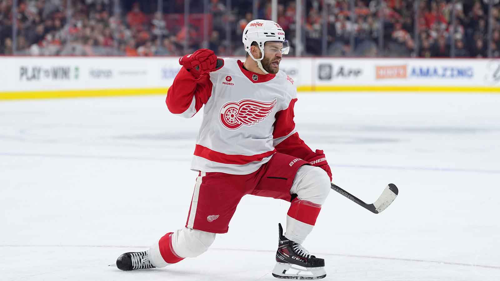 Red Wings’ Alex DeBrincat completes feat not seen in Detroit since 2009