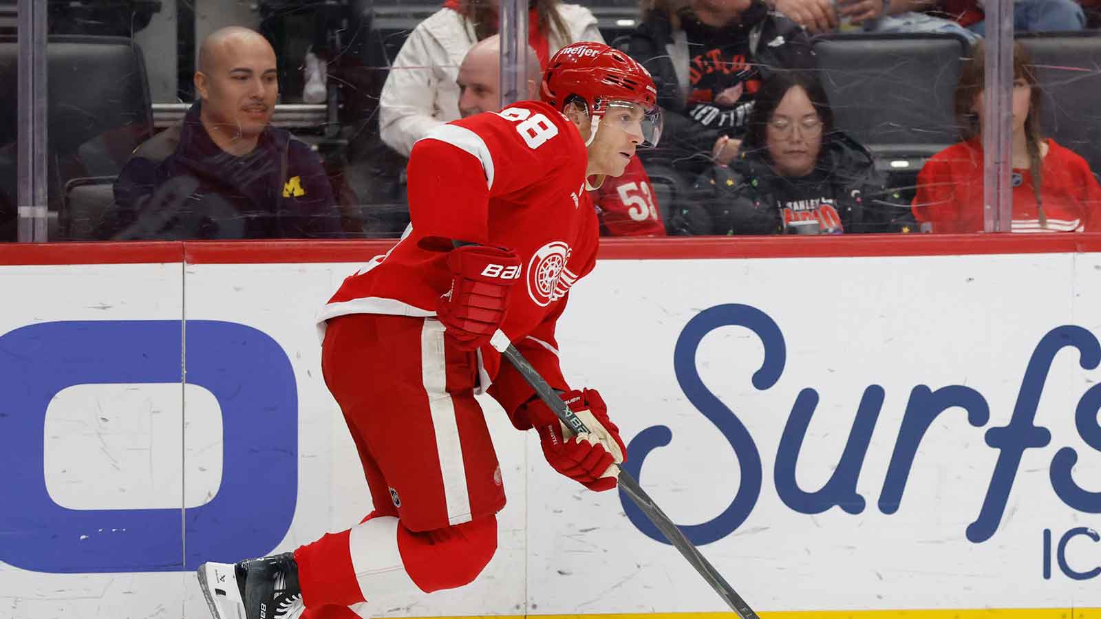 Red Wings’ Patrick Kane becomes 4th active player to reach 1,400 points