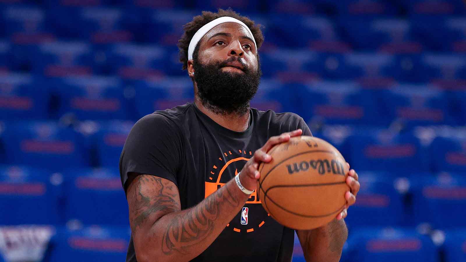 Knicks’ Mitchell Robinson drops ‘threat’ take on Hawks’ Hack-a-Mitch strategy