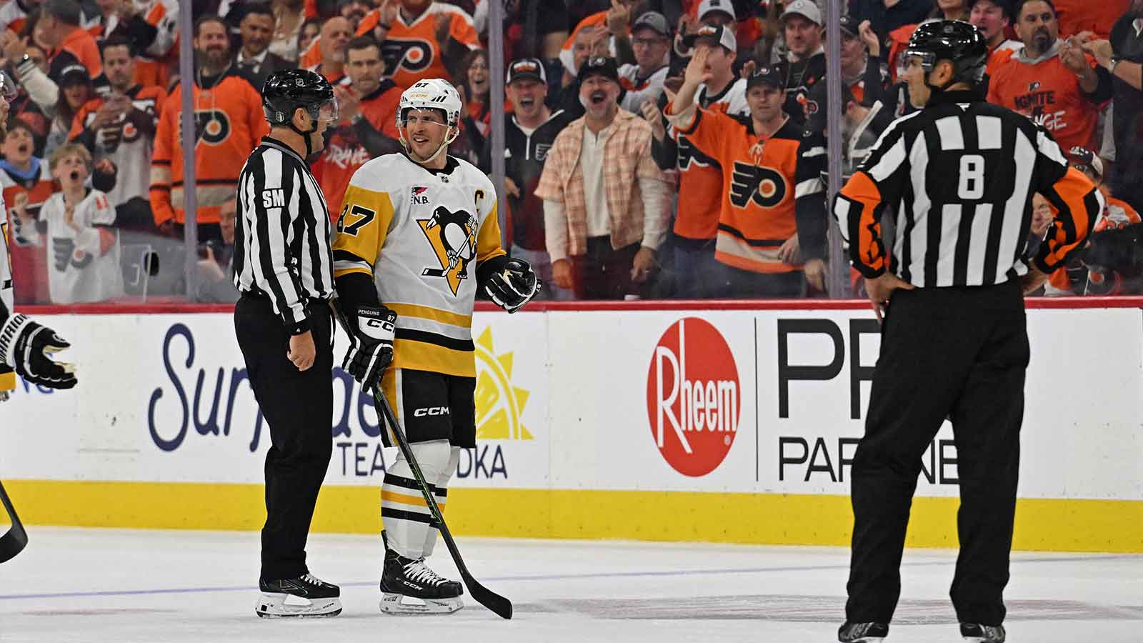 Penguins’ Sidney Crosby left baffled by ‘circus’ that turned Game 3 vs. Flyers on its head