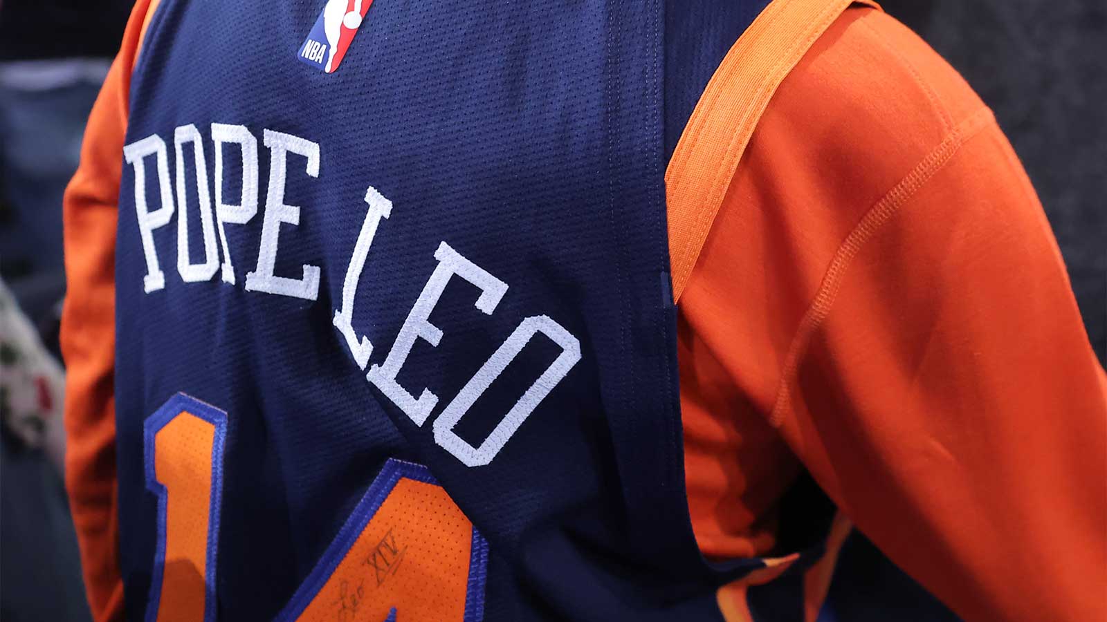 Pope Leo obviously smote Spike Lee for wearing Knicks jersey with his name on it