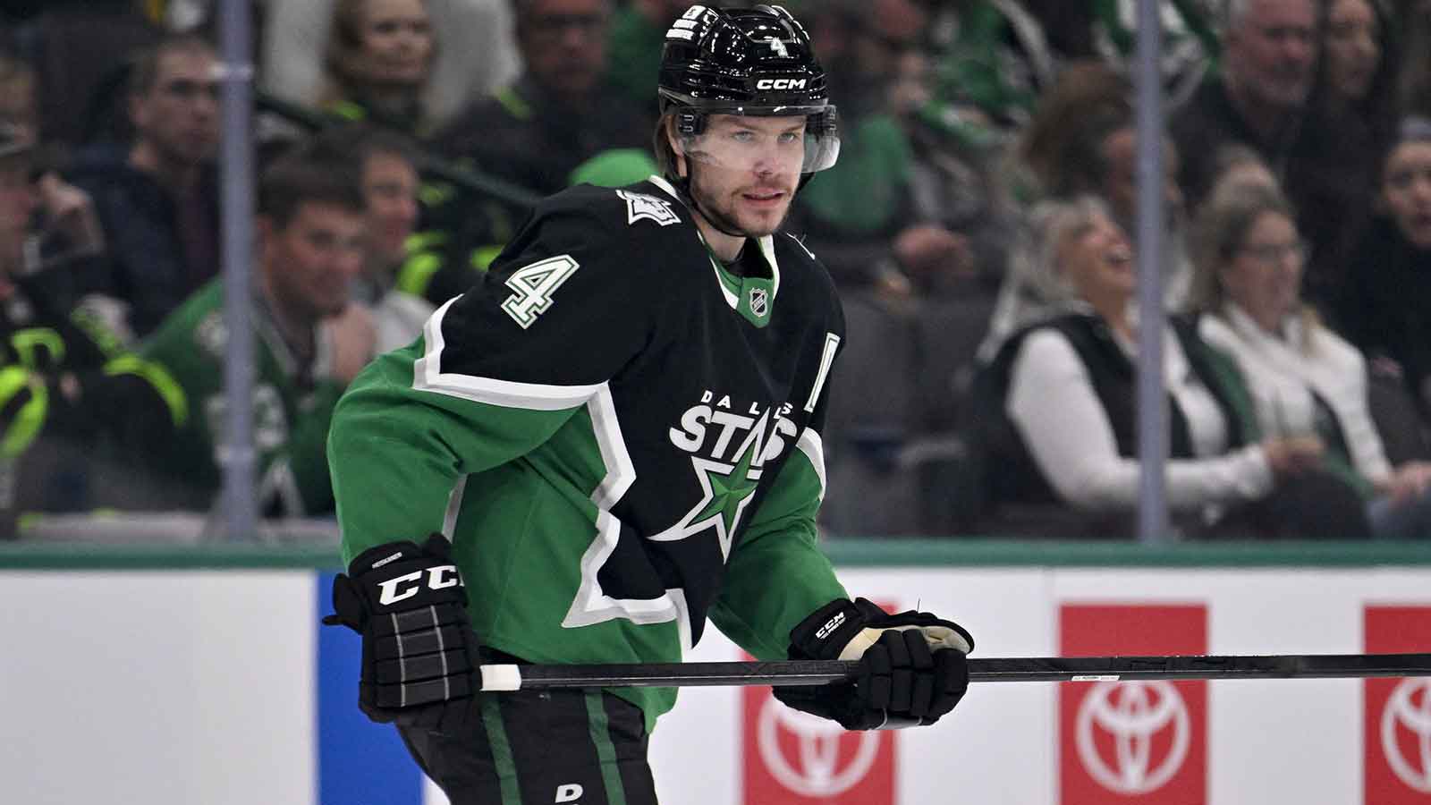 Stars’ Miro Heiskanen leaves Wild clash with concerning injury