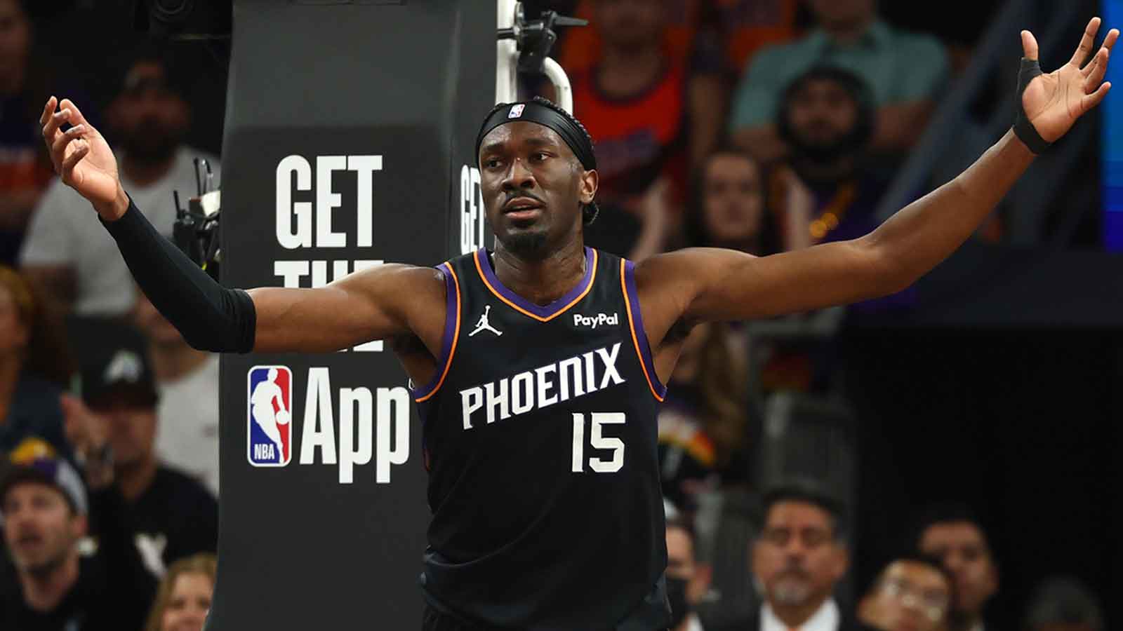 Suns center Mark Williams (15) against the Portland Trail Blazers during the play-in rounds of the 2026 NBA Playoffs at Mortgage Matchup Center