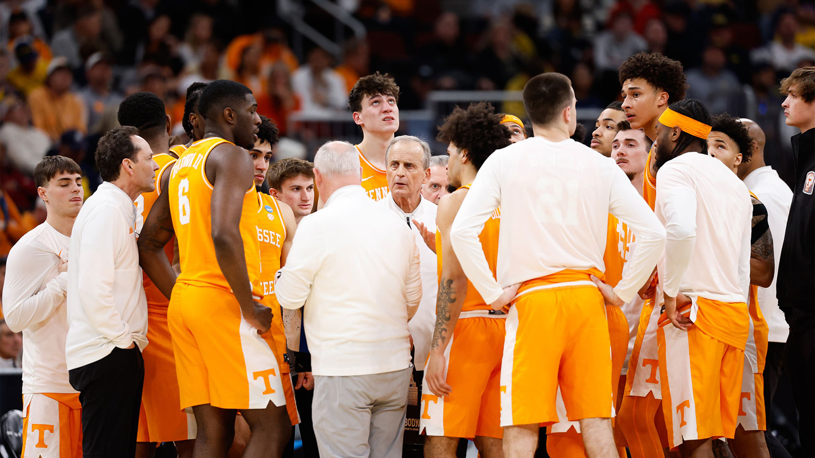 https://wp.clutchpoints.com/wp-content/uploads/2026/04/Tennessee-basketball-team.jpg