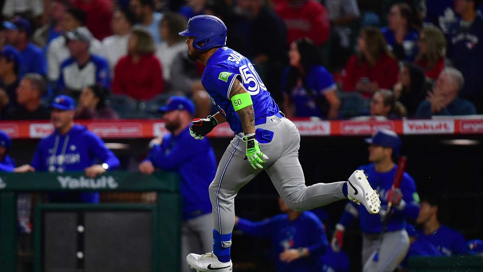 Blue Jays reporter lands on wrong side of Lenyn Sosa Gatorade shower