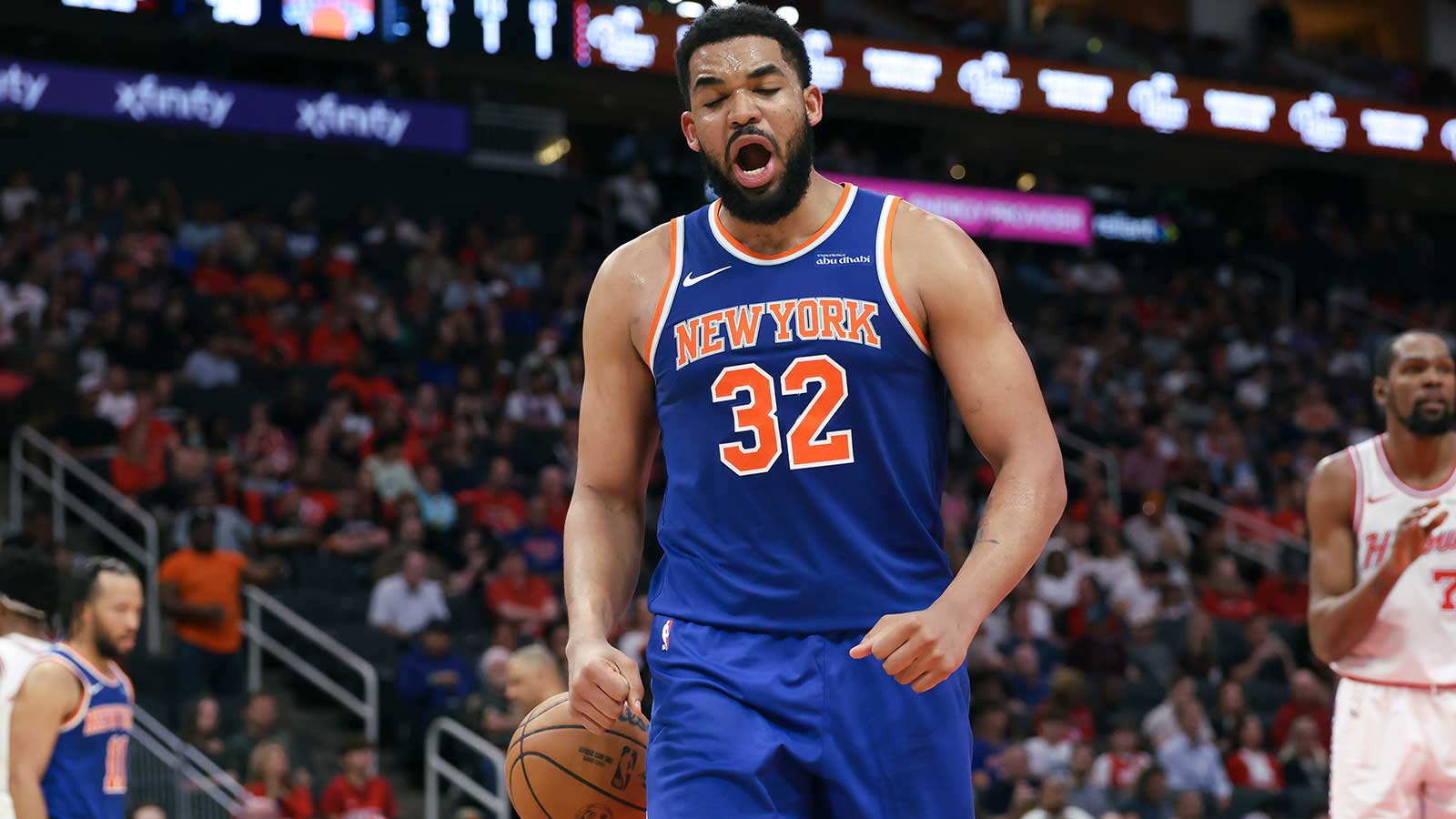 Knicks’ Karl-Anthony Towns ghosting huddle during Rockets debacle sets off alarm bells