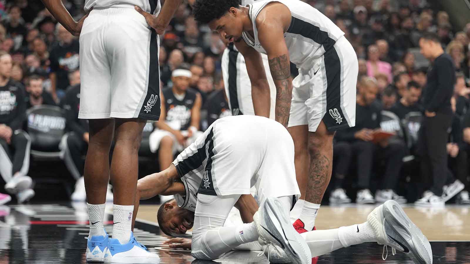 https://wp.clutchpoints.com/wp-content/uploads/2026/04/Victor-Wembanyama-after-hitting-his-head-on-the-floor.jpg