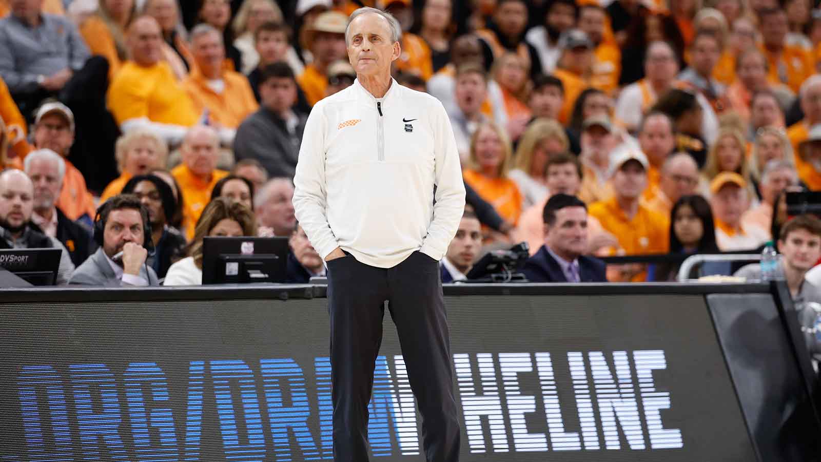 https://wp.clutchpoints.com/wp-content/uploads/2026/04/Volunteers-heavily-involved-in-recruiting-former-Cal-star-1.jpg