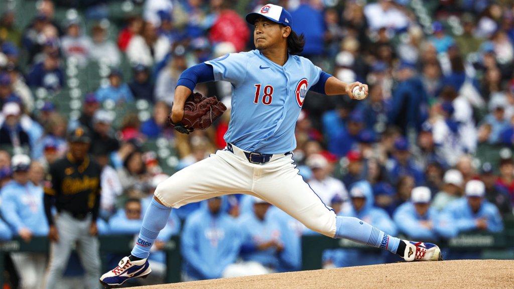 Chicago Cubs starting pitcher Shota Imanaga (18) delivers a pitch against the Pittsburgh Pirates during the first inning at Wrigley Field.
