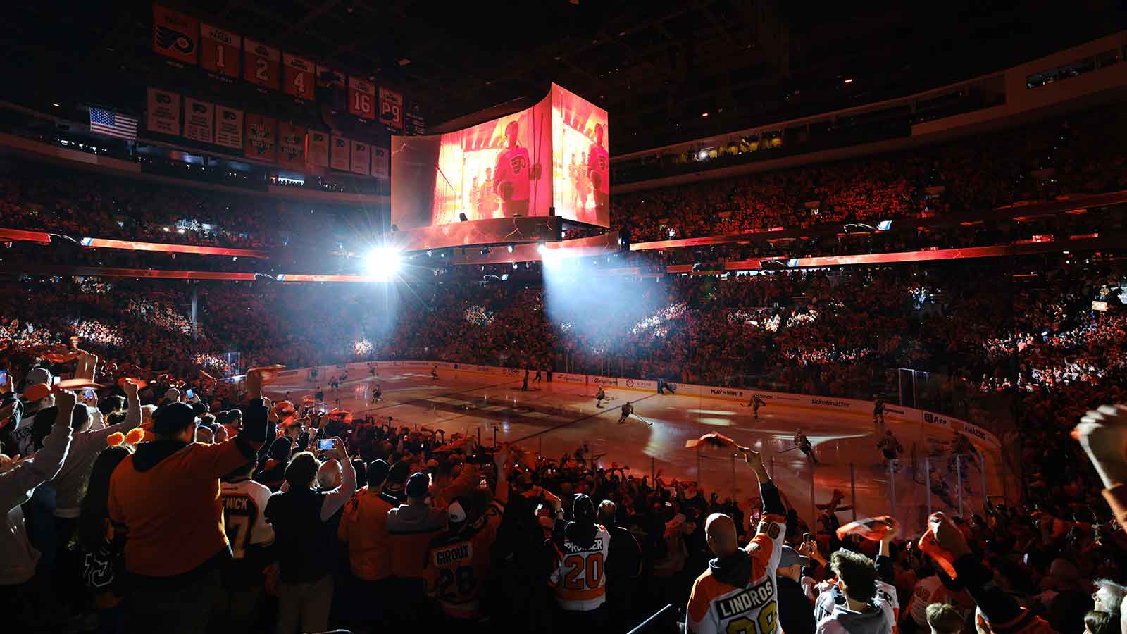 Phillies’ JT Realmuto sends fightin’ message to Flyers during Game 6