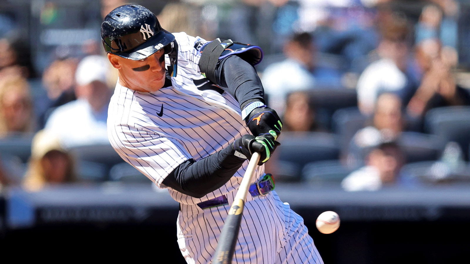 Kyle Schwarber, Aaron Judge engage in epic home run battle in separate Sunday matinees