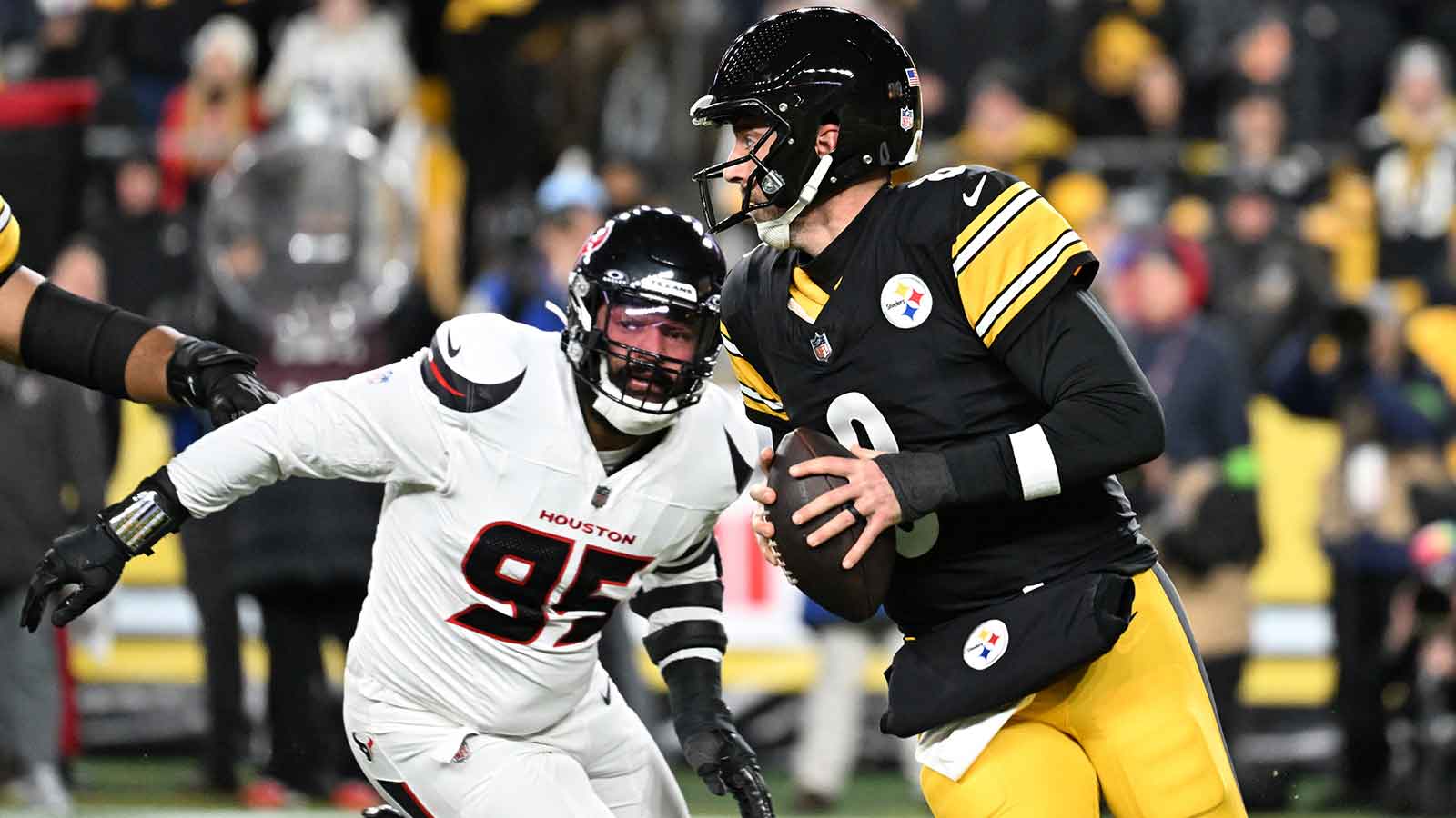 Mike LaFleur focused on current QBs amid Aaron Rodgers rumors