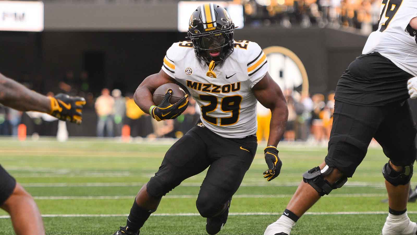 Missouri HC Eli Drinkwitz leaves door open for Ahmad Hardy 2026 return after shooting