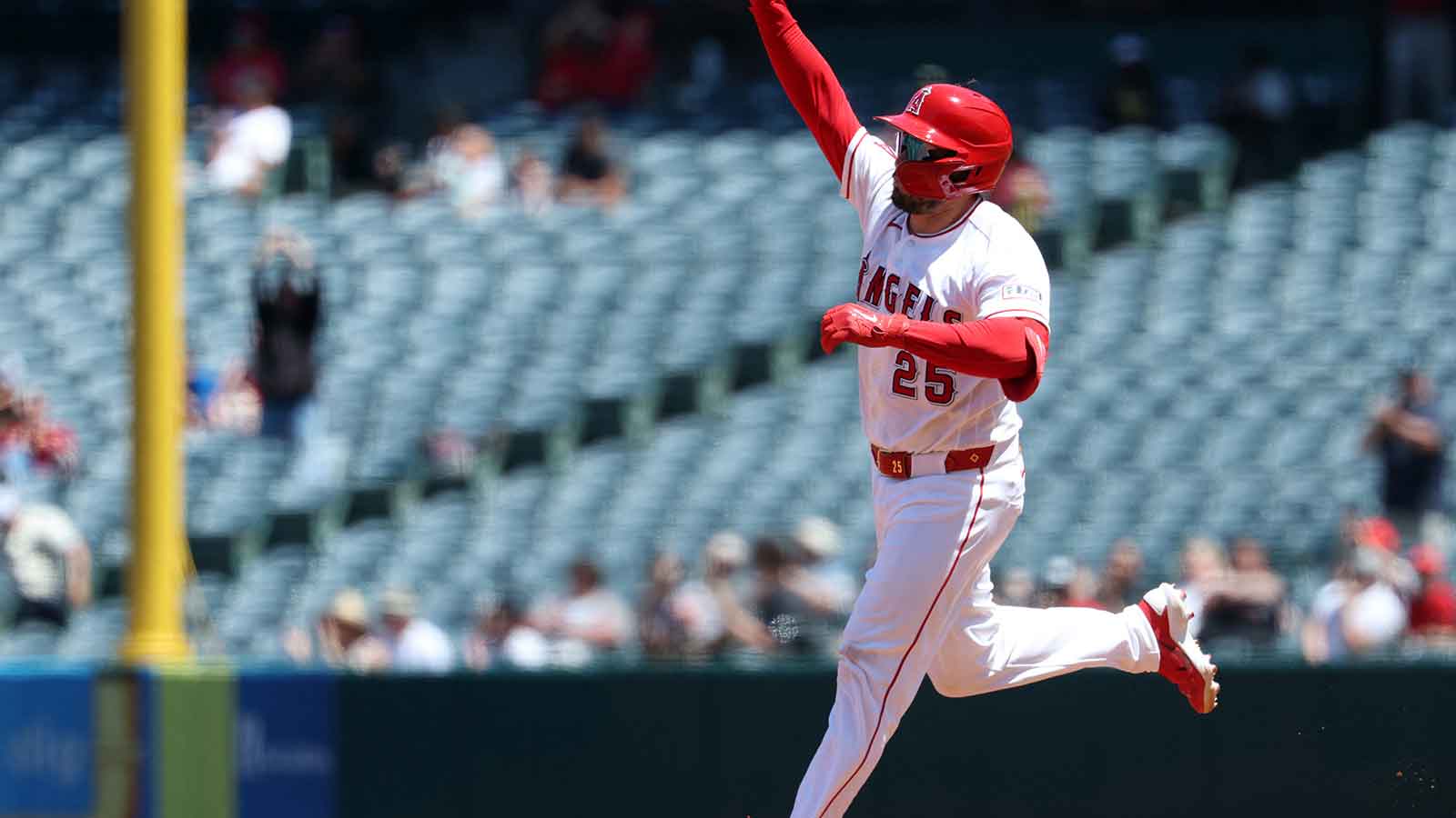 Angels’ Travis d’Arnaud injury gets update after exiting White Sox game