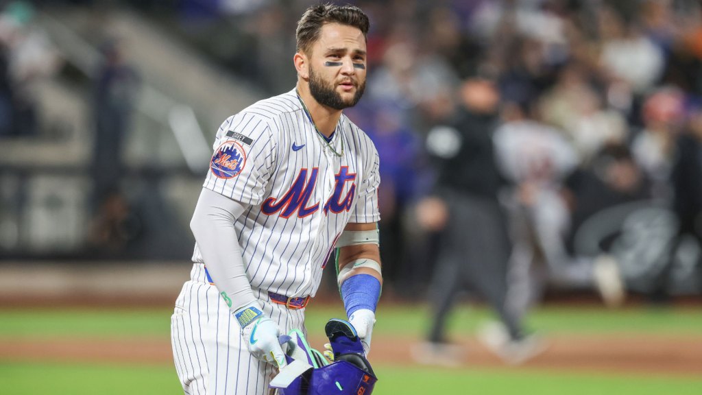 New York Mets shortstop Bo Bichette (19) reacts after making the last out in the fifth inning against the Detroit Tigers at Citi Field