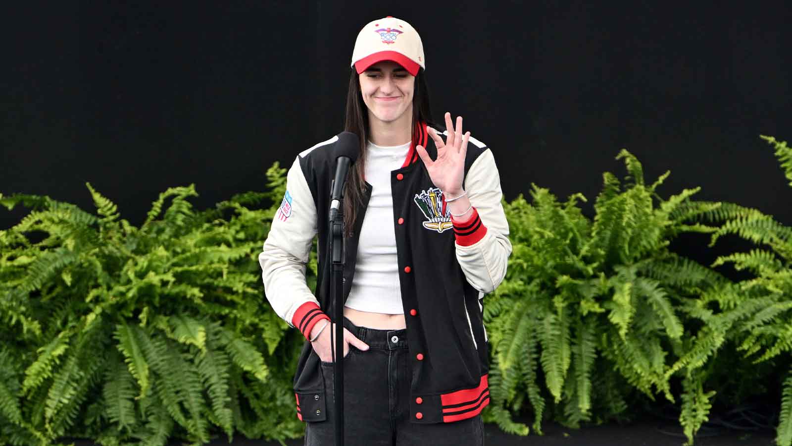Fever’s Caitlin Clark shares moment with Brandin Podziemski at Giants game