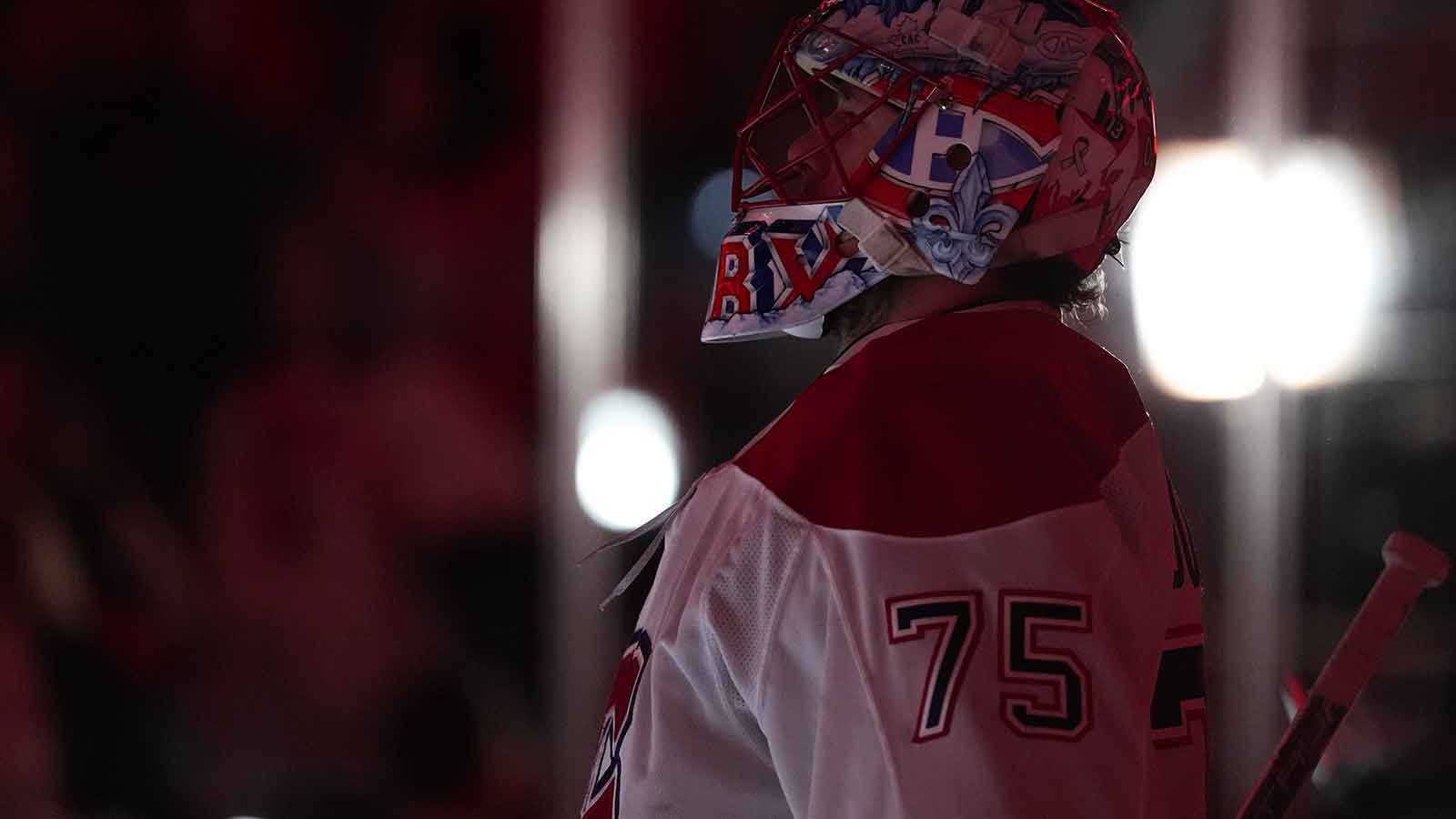 Hurricanes pay tribute to Kyle Busch before Canadiens game