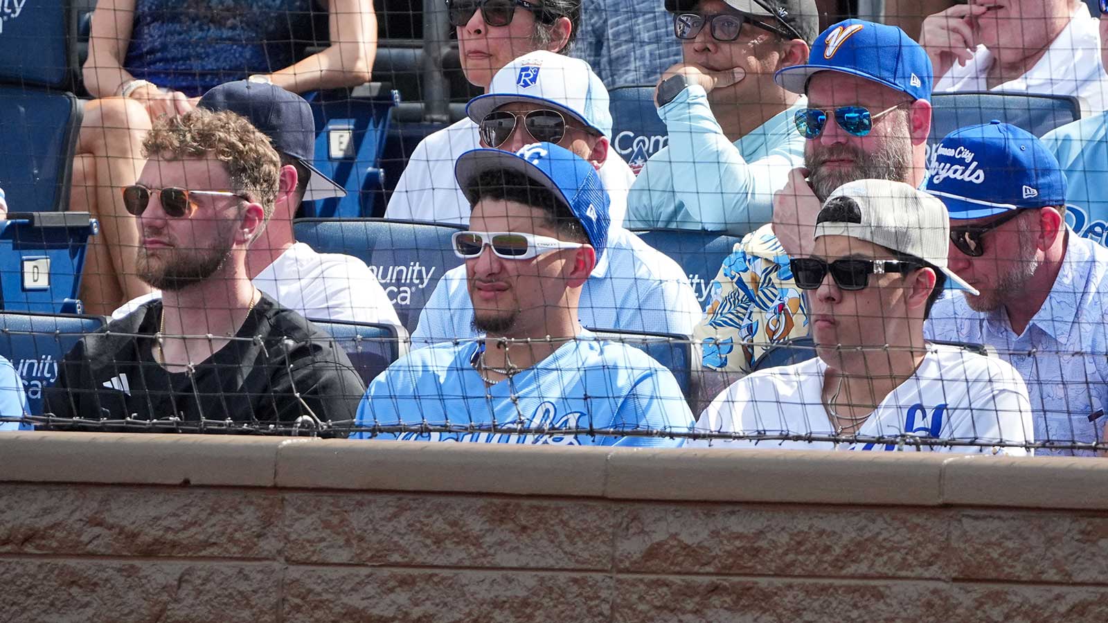 Chiefs’ Patrick Mahomes catches Royals game with son Bronze